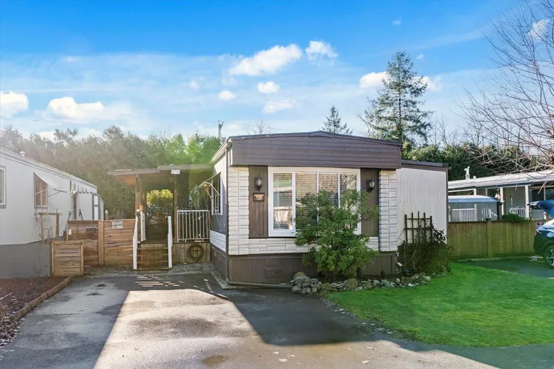 120 46511 CHILLIWACK LAKE ROAD - photo 2 of 25