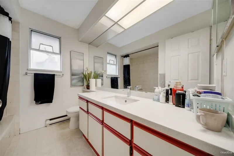 6220 LYNAS LANE - photo 4 of 11