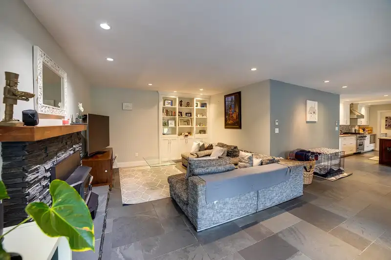 4903 3 AVENUE - photo 3 of 34