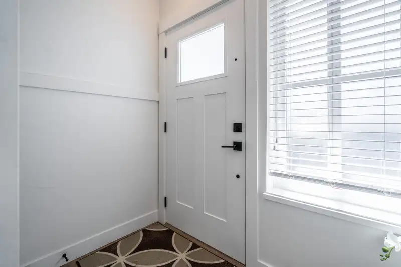 11 21688 52 AVENUE - photo 3 of 37