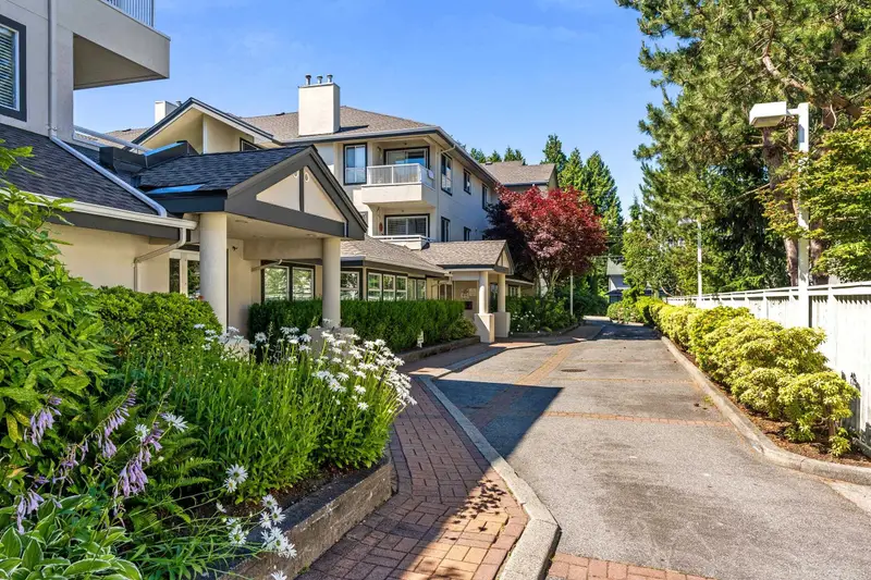 112 15272 20 AVENUE - photo 3 of 25