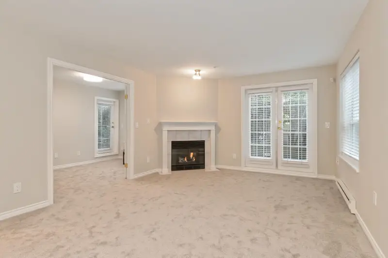 112 15272 20 AVENUE - photo 4 of 25