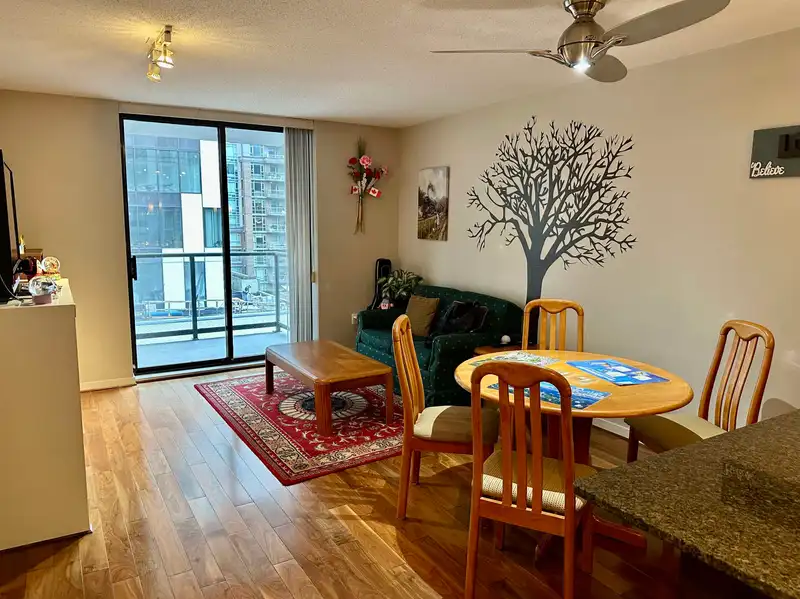 806 2979 GLEN DRIVE - photo 1 of 12