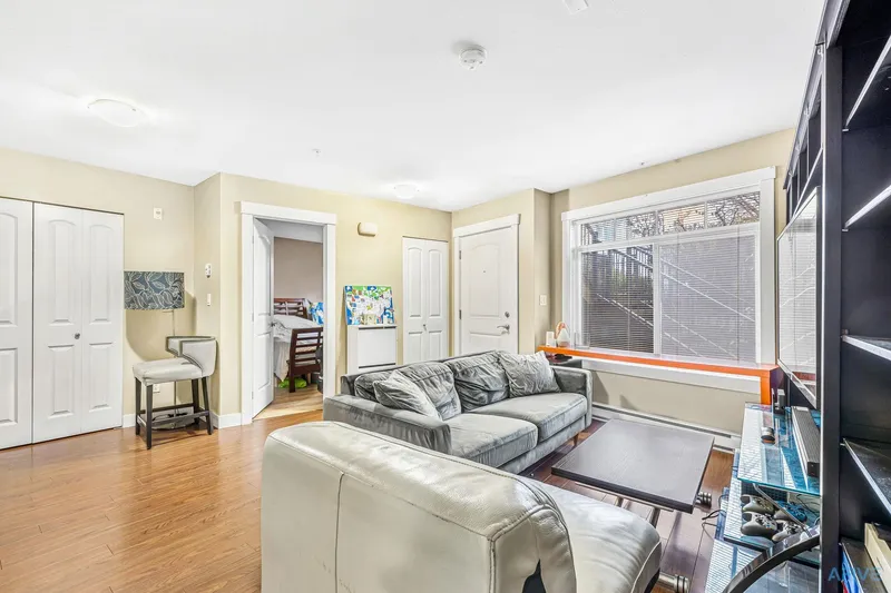 11 7428 14TH AVENUE - photo 3 of 15