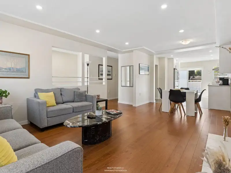 3006 E GEORGIA STREET - photo 4 of 40