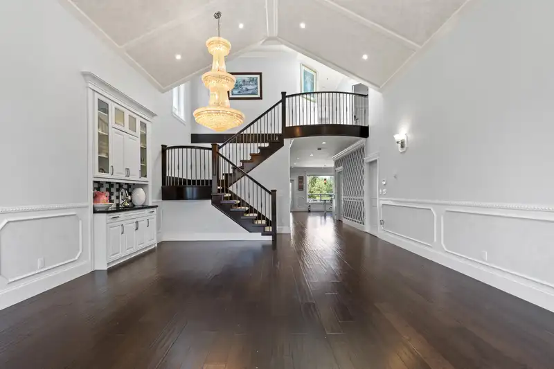 17373 64A AVENUE - photo 4 of 24