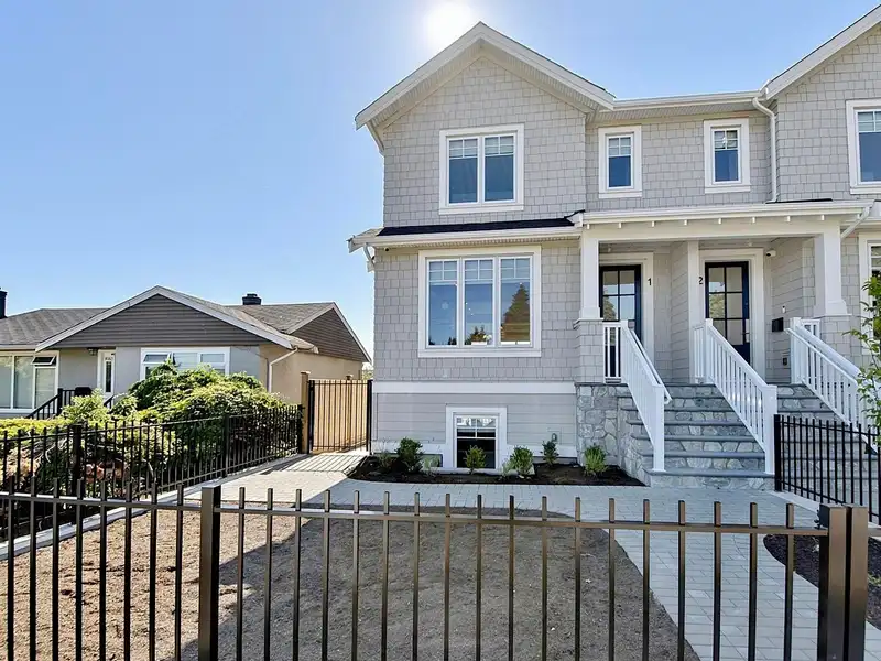 1 8029 MACPHERSON AVENUE - photo 2 of 37