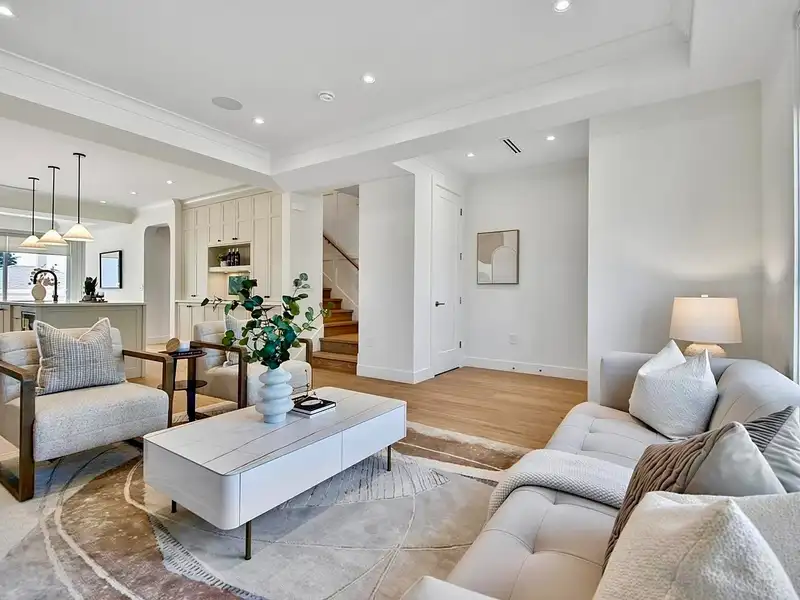 1 8029 MACPHERSON AVENUE - photo 4 of 37