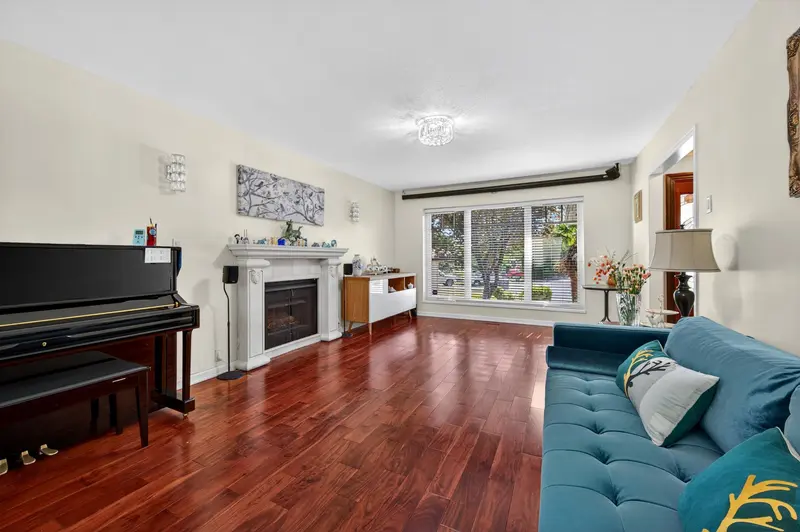 7848 161 STREET - photo 2 of 25