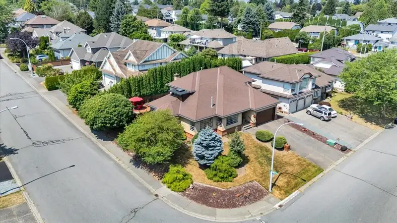 5955 189A STREET - photo 2 of 23