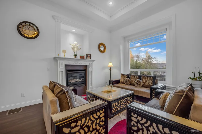 9933 116A STREET - photo 4 of 25