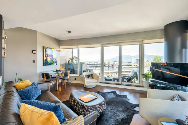 605 1565 W 6TH AVENUE - photo 1 of 35