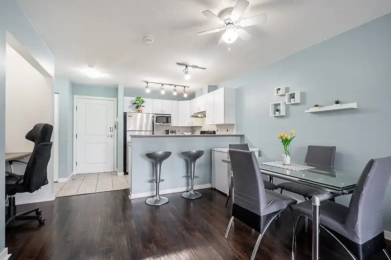209 14885 105 AVENUE - photo 1 of 28