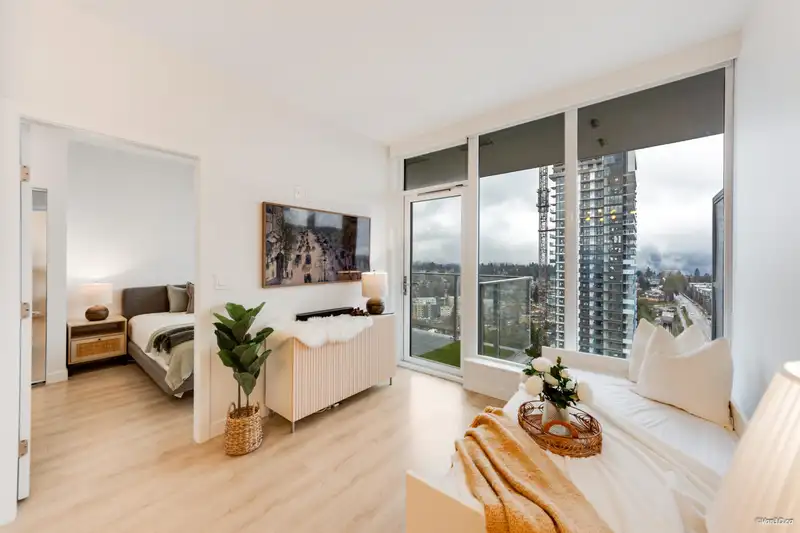 2505 567 CLARKE ROAD - photo 1 of 39