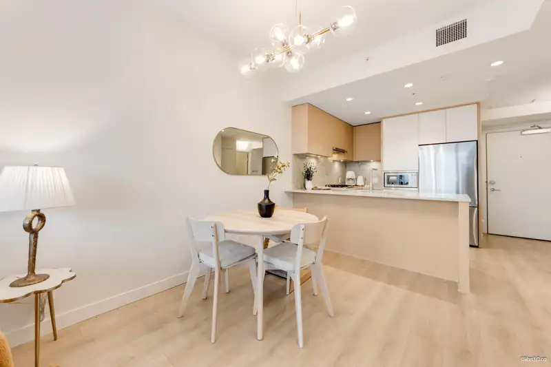 2505 567 CLARKE ROAD - photo 4 of 39