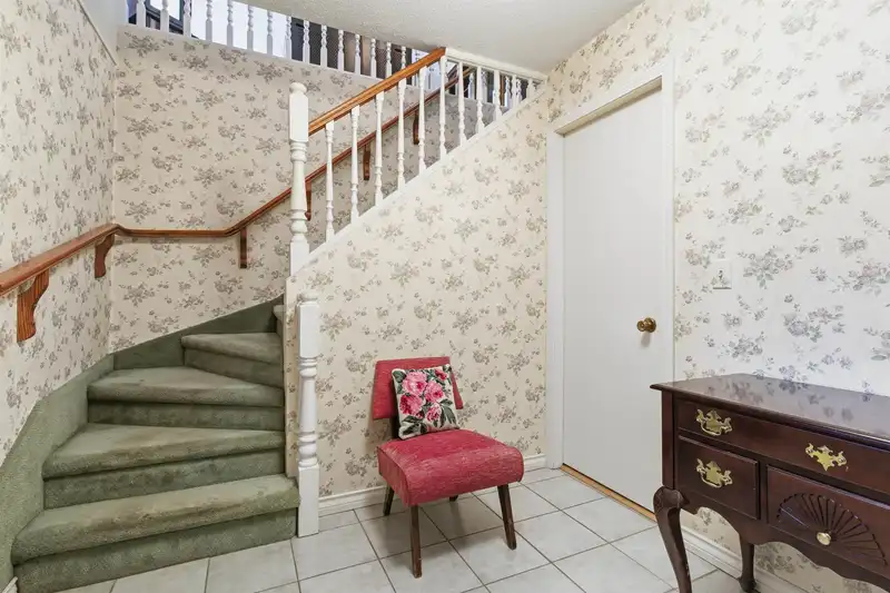 8803 DELWOOD DRIVE - photo 4 of 40