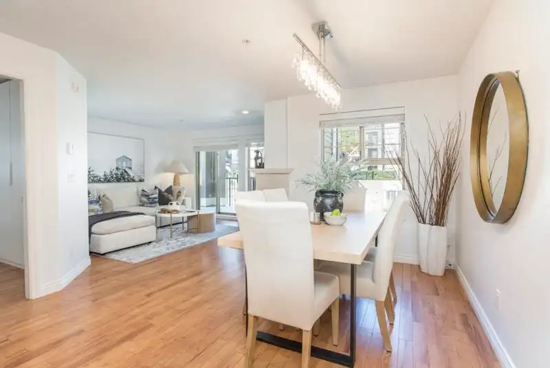 310 211 TWELFTH STREET - photo 4 of 30