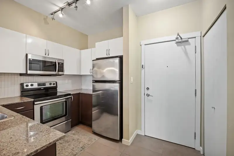 229 13789 107A AVENUE - photo 4 of 19