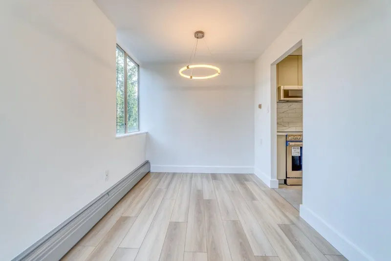 1108 2004 FULLERTON AVENUE - photo 4 of 25