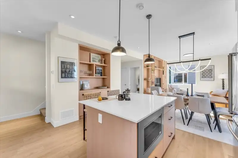 5 10392 240A STREET - photo 4 of 27