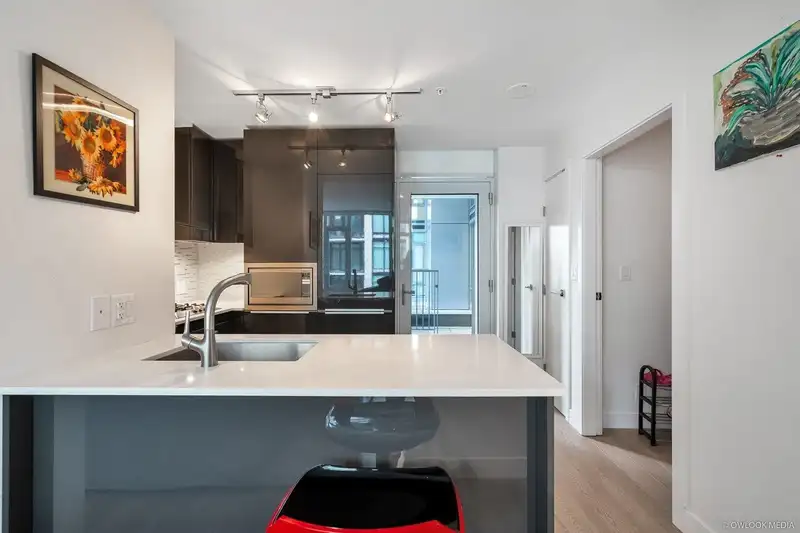 502 1283 HOWE STREET - photo 4 of 17