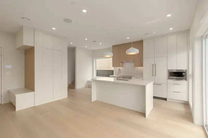 5407 WALES STREET - photo 2 of 18