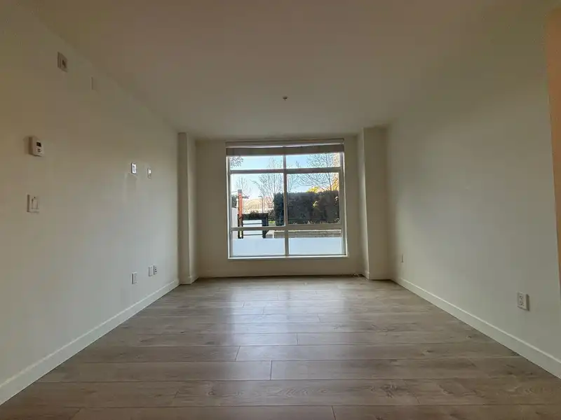 121 108 E 8TH STREET - photo 2 of 39