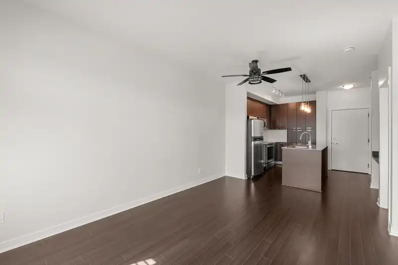 306 18818 68 AVENUE - photo 2 of 29