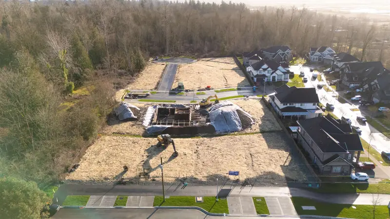 7662 156A STREET - photo 3 of 6