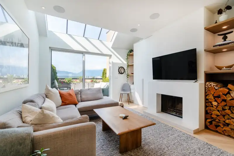 6 2077 W 3RD AVENUE - photo 1 of 40
