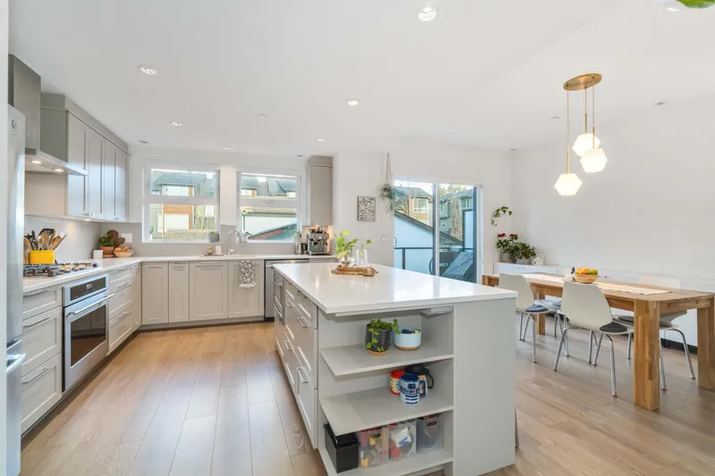 8 856 ORWELL STREET - photo 4 of 25