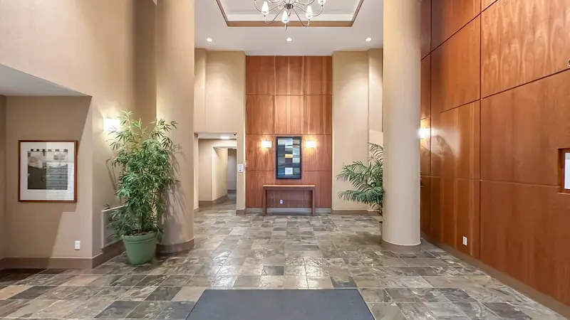 305 2088 MADISON AVENUE - photo 2 of 21