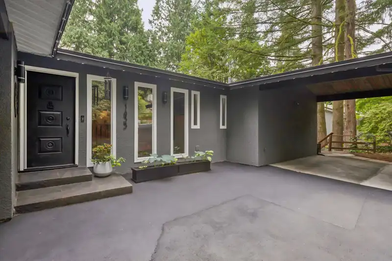 1433 MCNAIR DRIVE - photo 2 of 40