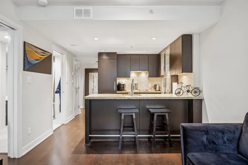 301 1055 RICHARDS STREET - photo 2 of 25