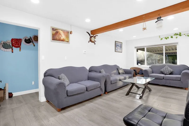 8386 144 STREET - photo 4 of 18