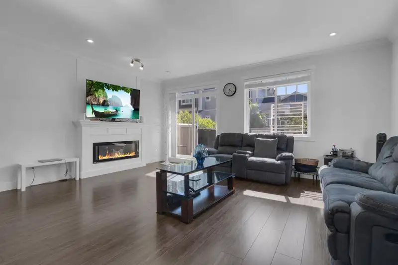 113 13898 64 AVENUE - photo 3 of 24