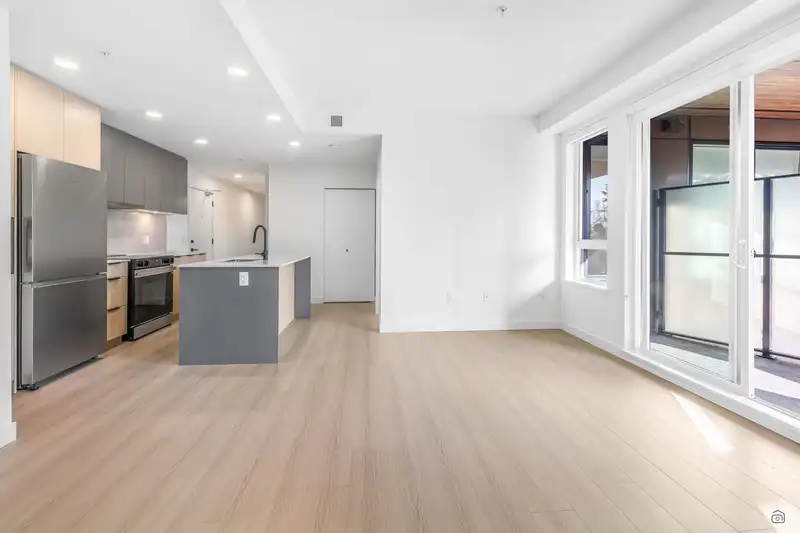 508 13439 94A AVENUE - photo 3 of 36