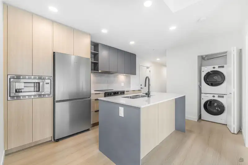 508 13439 94A AVENUE - photo 4 of 36