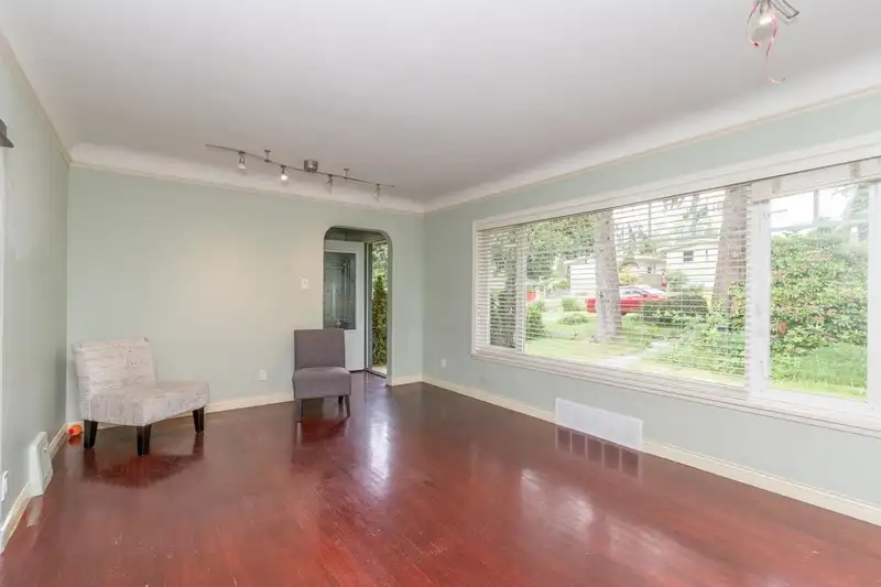 341 W 24TH STREET - photo 4 of 26