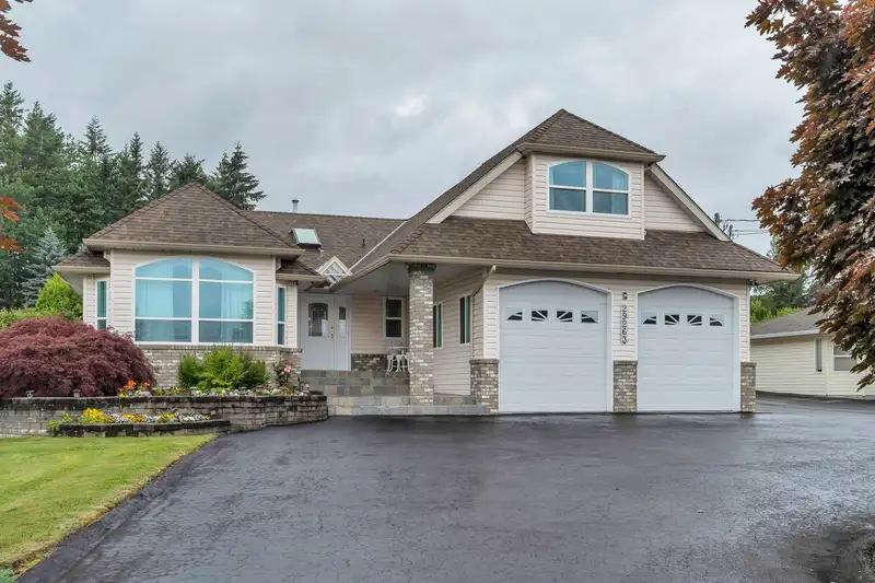 29263 SIMPSON ROAD - photo 1 of 40