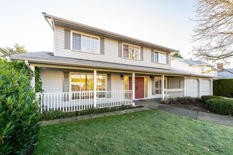 2248 PARADISE AVENUE - photo 1 of 40