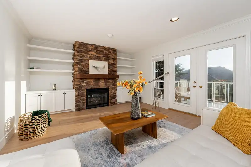 2248 PARADISE AVENUE - photo 4 of 40