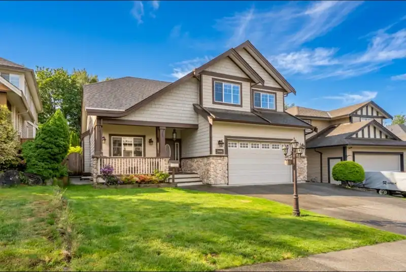 36090 S AUGUSTON PARKWAY - photo 1 of 40