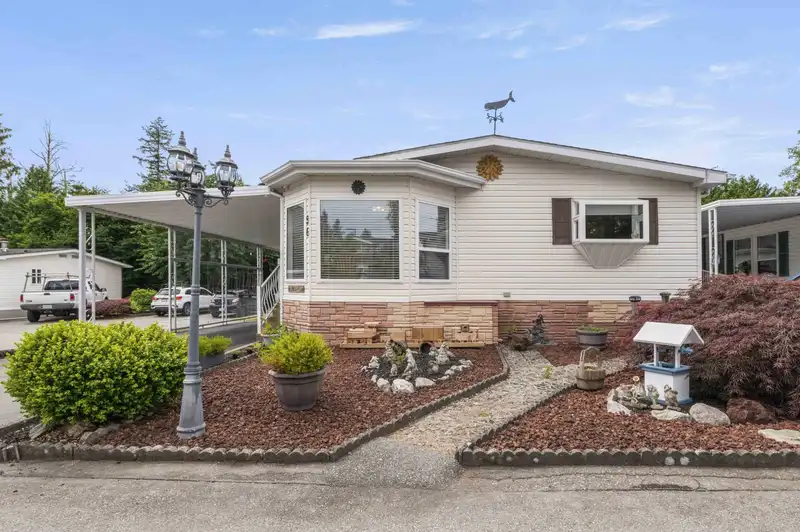 96 24330 FRASER HIGHWAY - photo 1 of 33