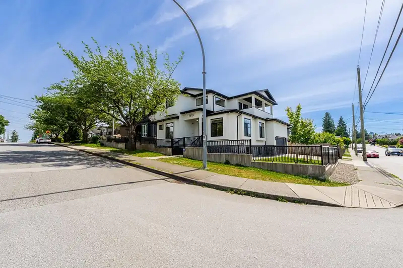 7419 1ST STREET - photo 3 of 39