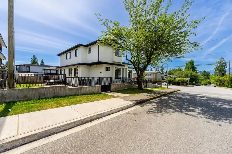 7419 1ST STREET - photo 4 of 39