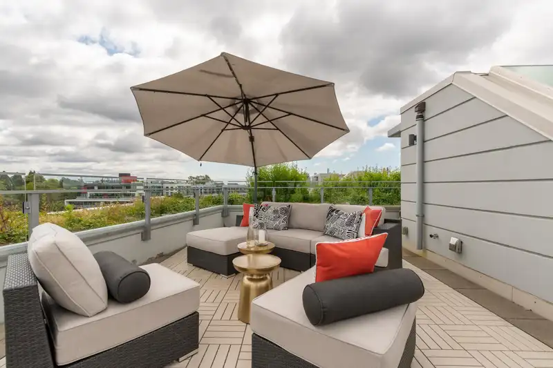 603 5033 CAMBIE STREET - photo 1 of 33