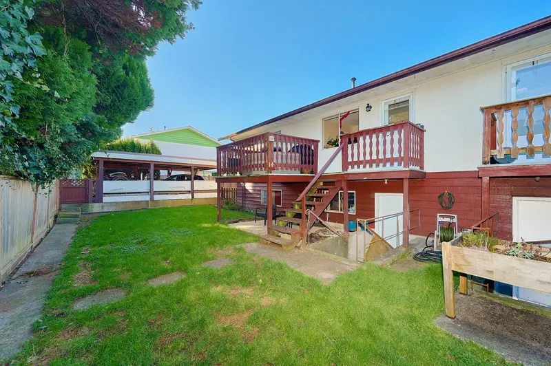 4086/ 4088 LISTER COURT - photo 3 of 5