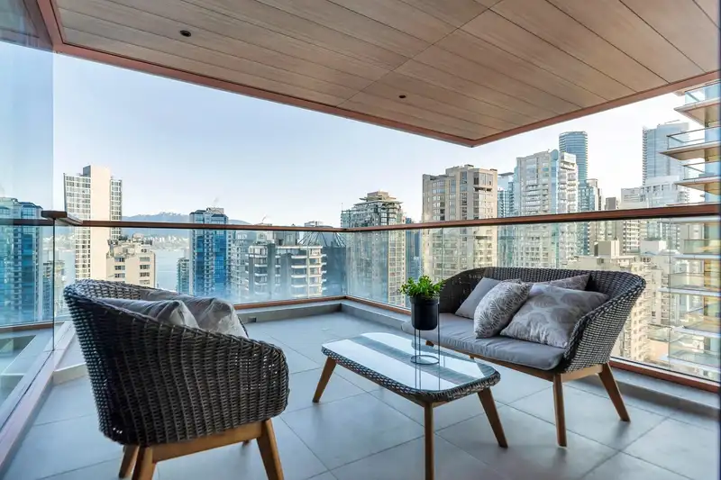 2303 1408 ROBSON STREET - photo 4 of 11