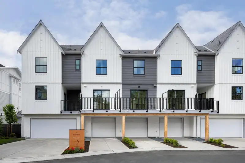 52 20329 80 AVENUE - photo 1 of 1